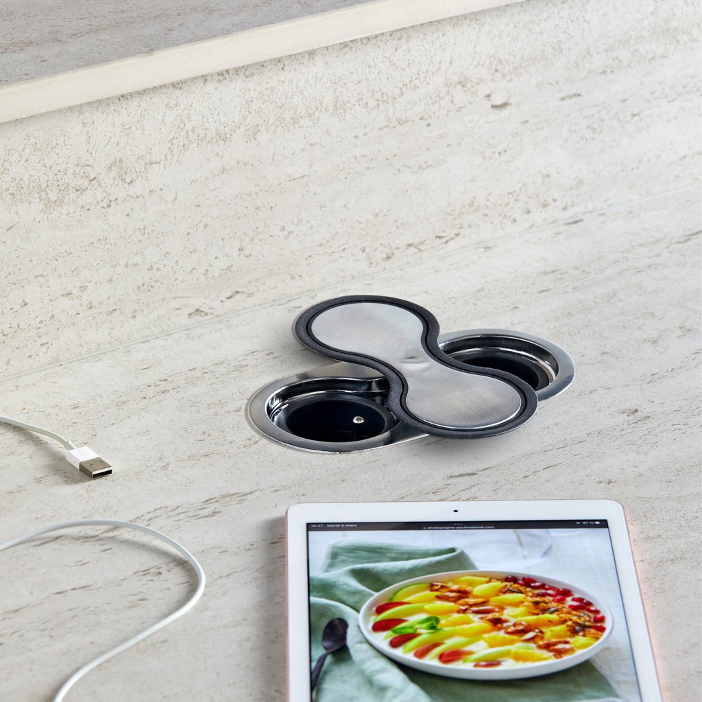 Bloc 2 prises EIGHT IP44 affleurant à encastrer dans un plan de travail de 5 à 40mm - finition inox brossé - 16A - 230V - 2P+T