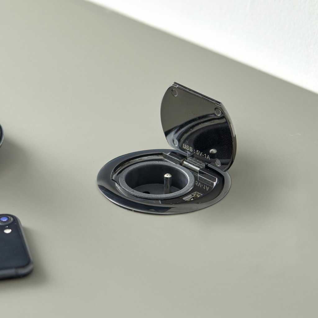 Bloc prise + USB (1A - 5V) affleurant RING à clapet avec système d'assistance à l'ouverture et à la fermeture à encastrer dans un plan de travail de 5 à 45mm - finition chrome noir - 16A - 230V - 2P+T