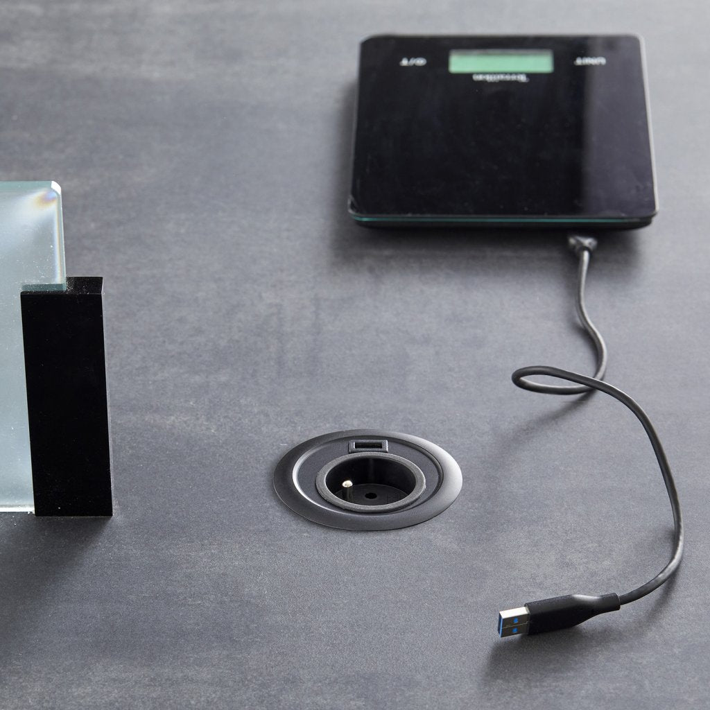 Bloc prise + USB DOT sans clapet-Finition Noir mat-16A-230V-2P+1T