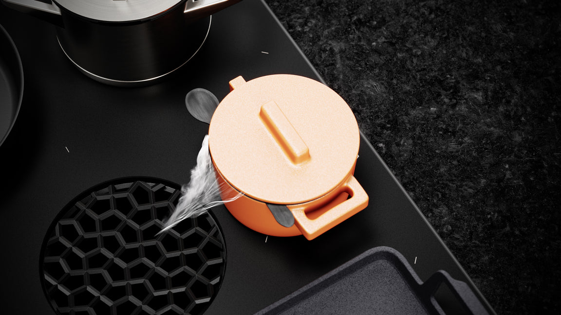 Casserole fumante sur la cinquième zone de cuisson centrale du BORA X Pure Max