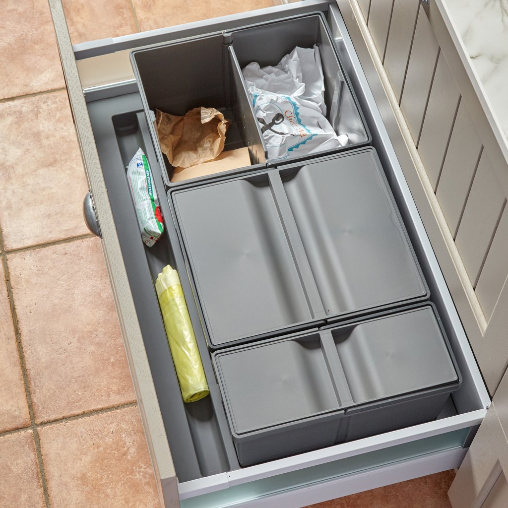 Collecteur composé de 3 seaux avec couvercles : 2 x 20L + 1 x 9L et d'1 séparateur de bac - pour tiroir de 900mm - H. 209mm - MSA 4949