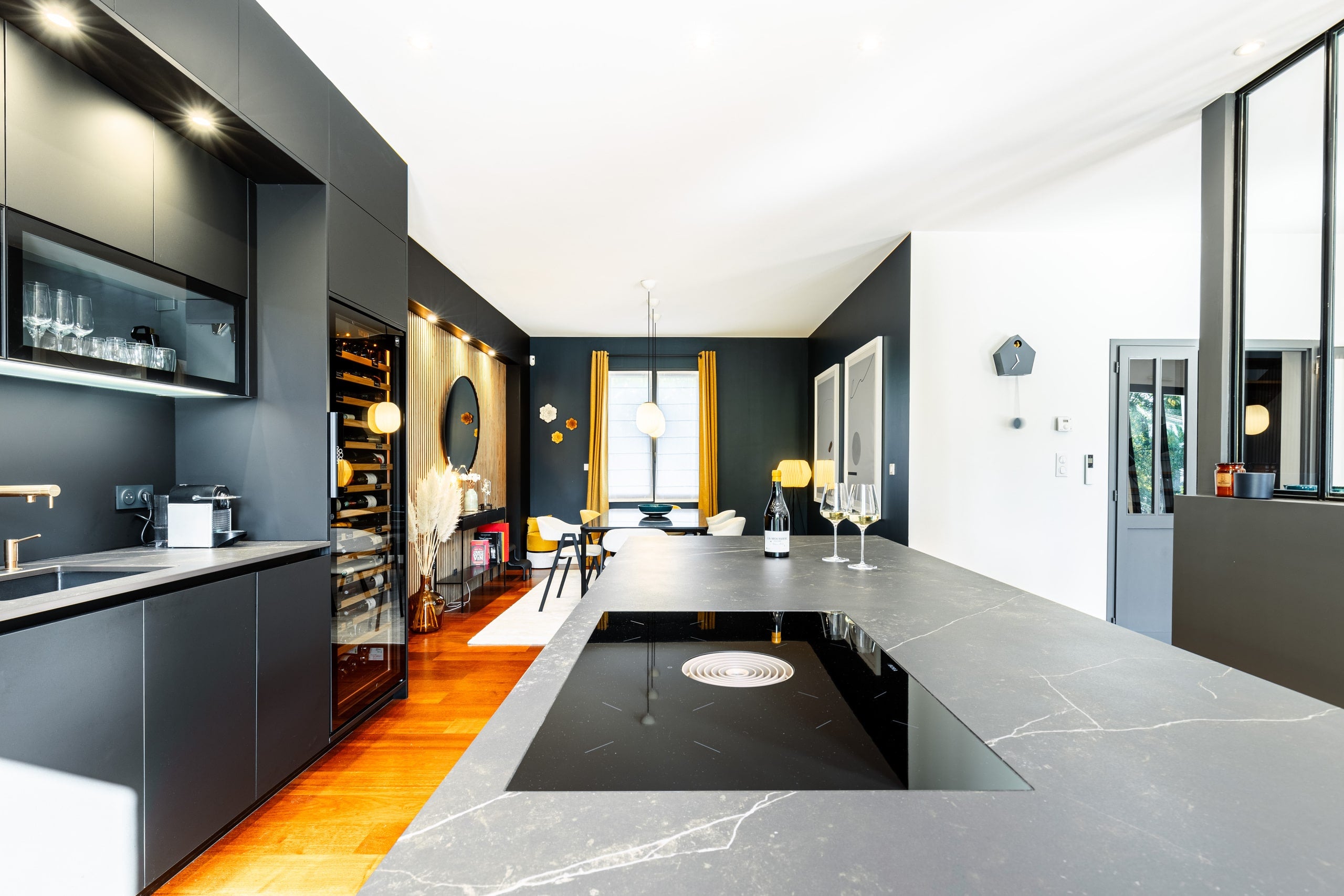 Cuisine black avec plaque BORA PURU en Charente