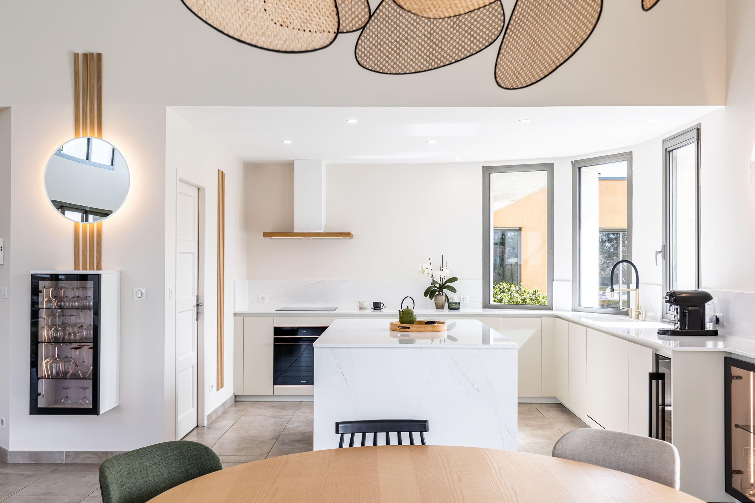 Cuisine beige avec Silestone ethereal glow en Charente