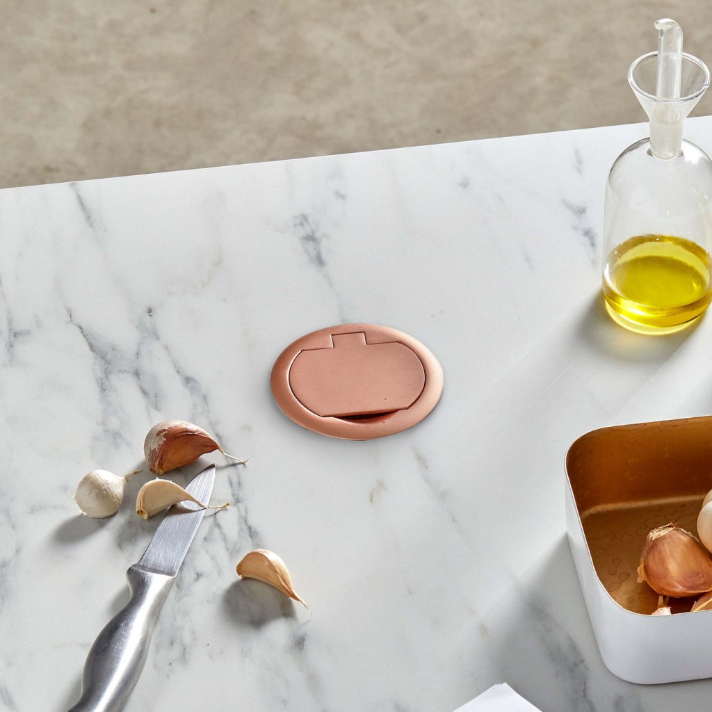 Bloc prise + USB (1A - 5V) affleurant RING à clapet avec système d'assistance à l'ouverture et à la fermeture à encastrer dans un plan de travail de 5 à 45mm - finition cuivre mat- 16A - 230V - 2P+T