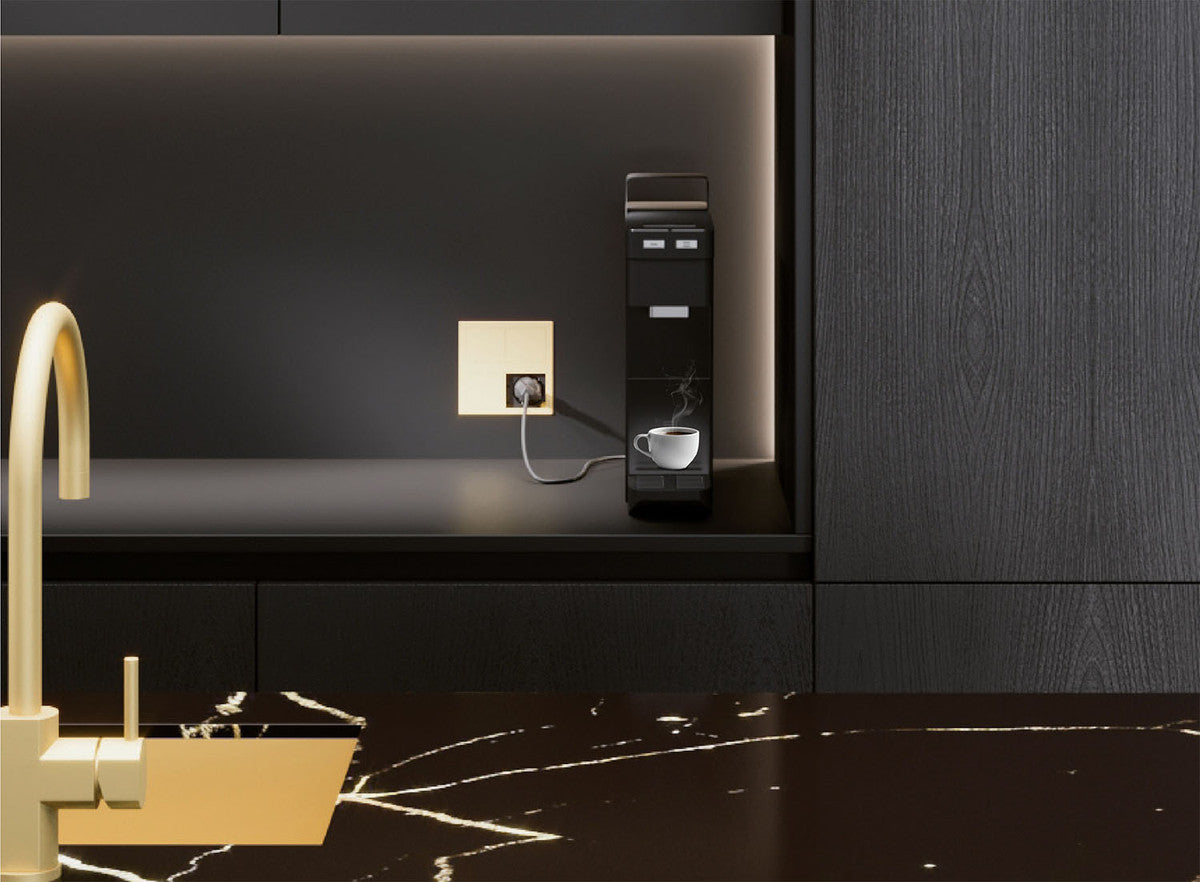 Prise carrée à encastrer TSUNO coloris Doré 2 prises