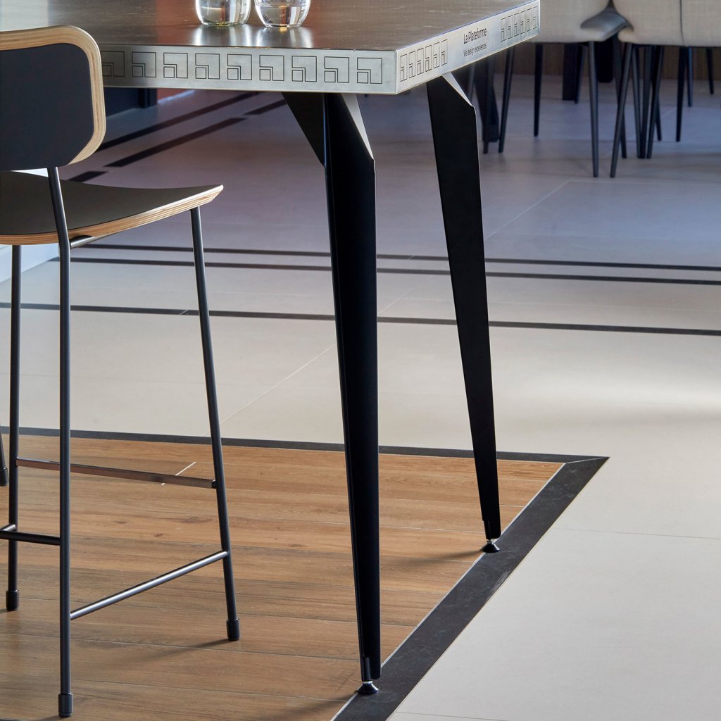 Pied ORIGAMI- Finition Noir mat- H.870mm- Vendu par 2