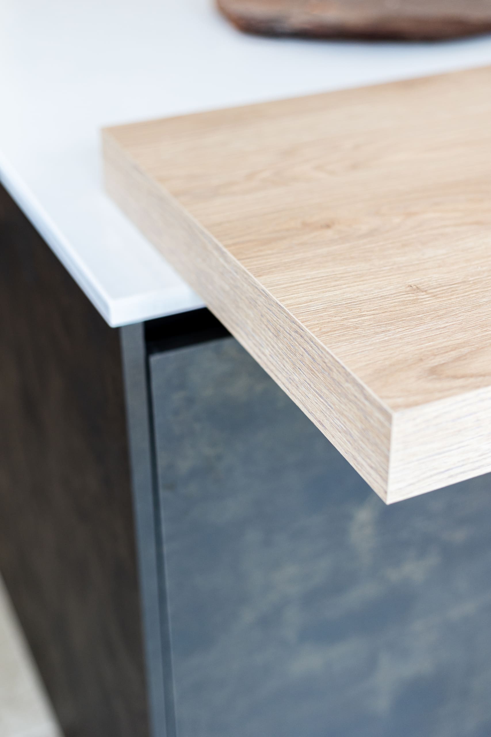 Plan snack avec silestone et stratifié