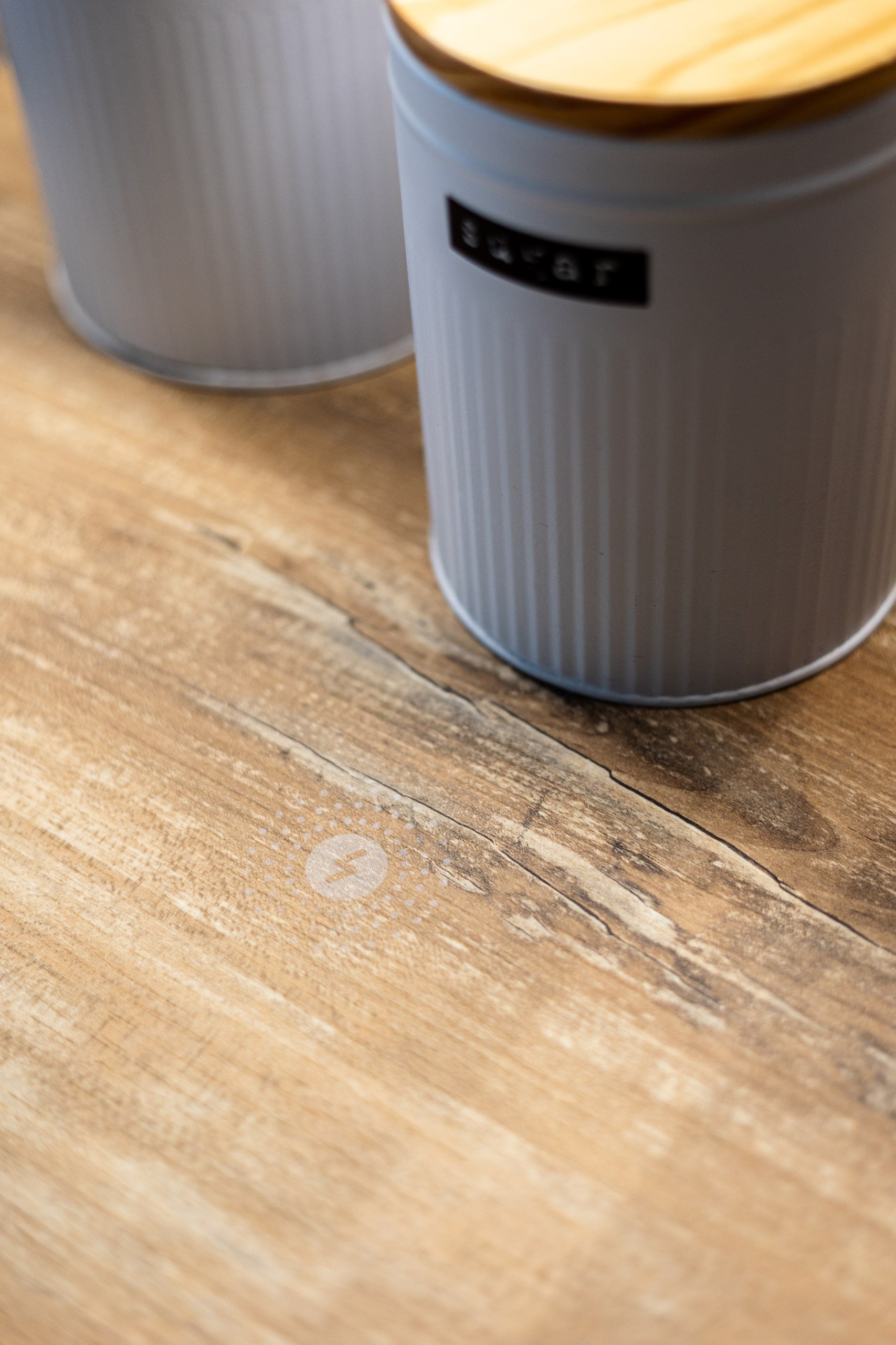 Plan de travail avec chargeur induction intégré