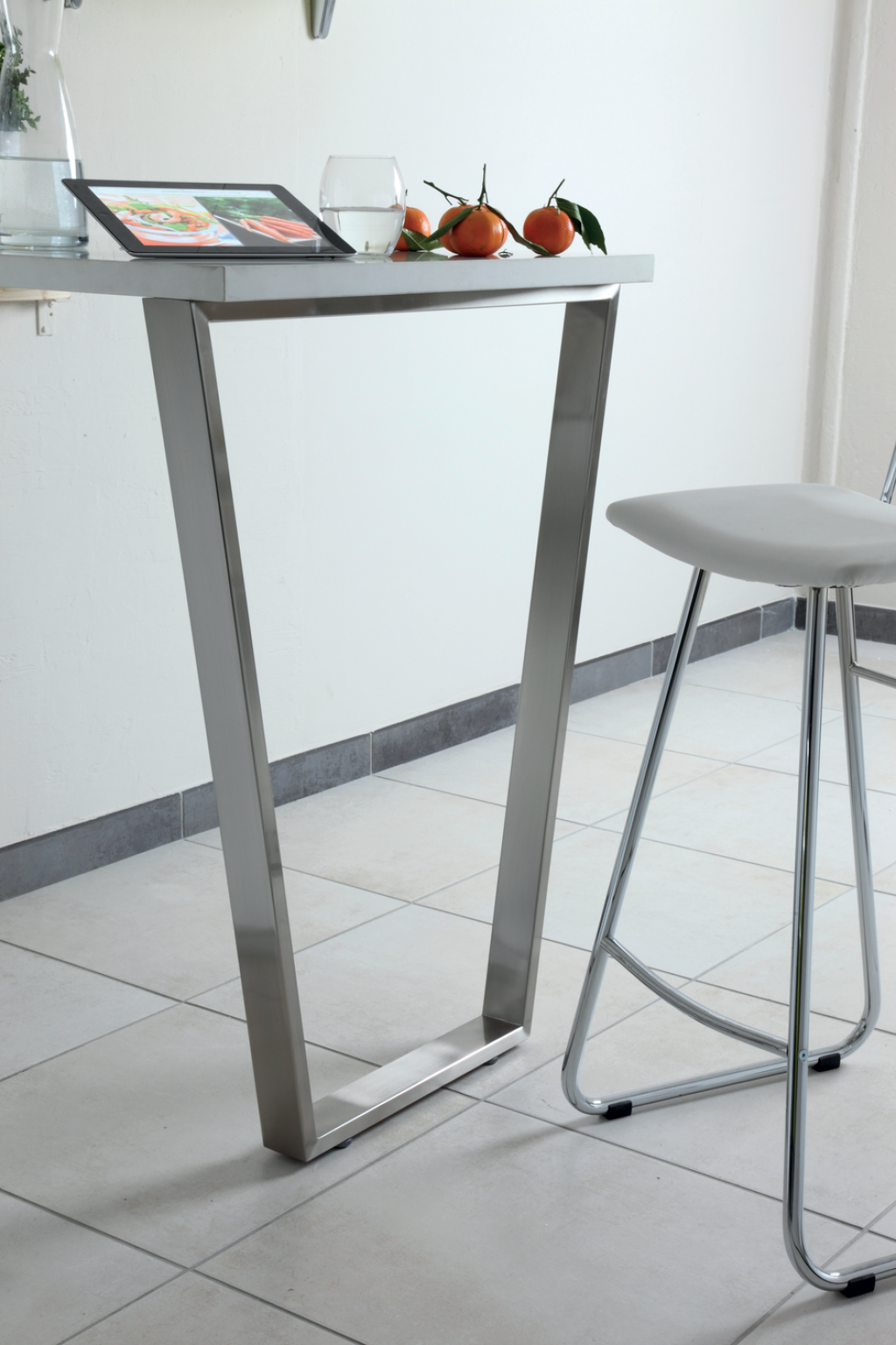 Pied trapèze - H. 920mm - finition inox brossé