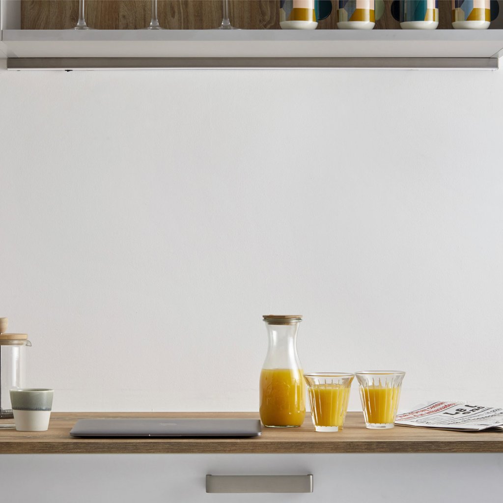 Réglette LED (600x52x23) avec interrupteur à bascule - finition inox brossé - puissance 11W / 1100lm - 3000K