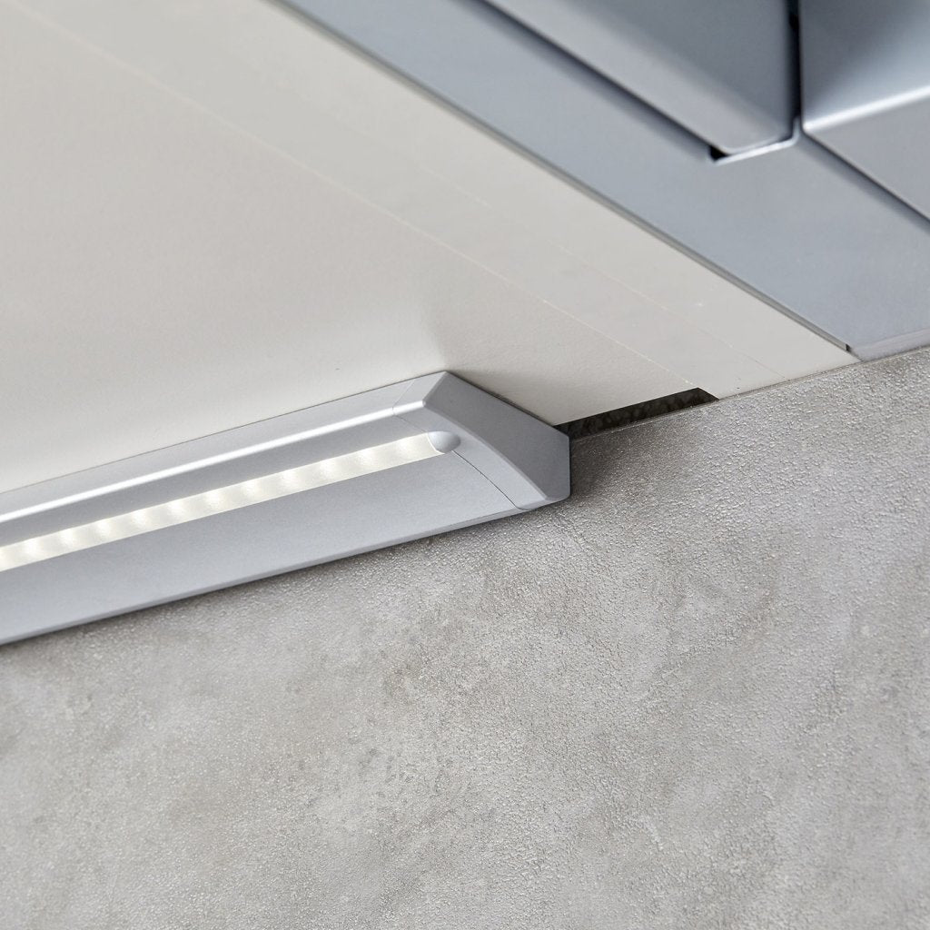 Réglette LED WAVE faible consommation (800x50.7x16.5) avec convertisseur intégré- Sans interrupteur- Finition aluminium anodisé- Puissance 4.6W/530Lm- 230VAC-4000K