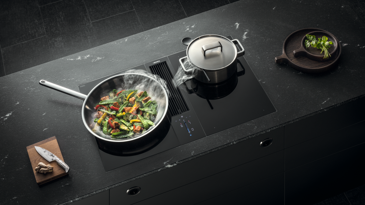 Poêle wok BORA sur le wok à induction BORA Classic 2.0, finition All Black