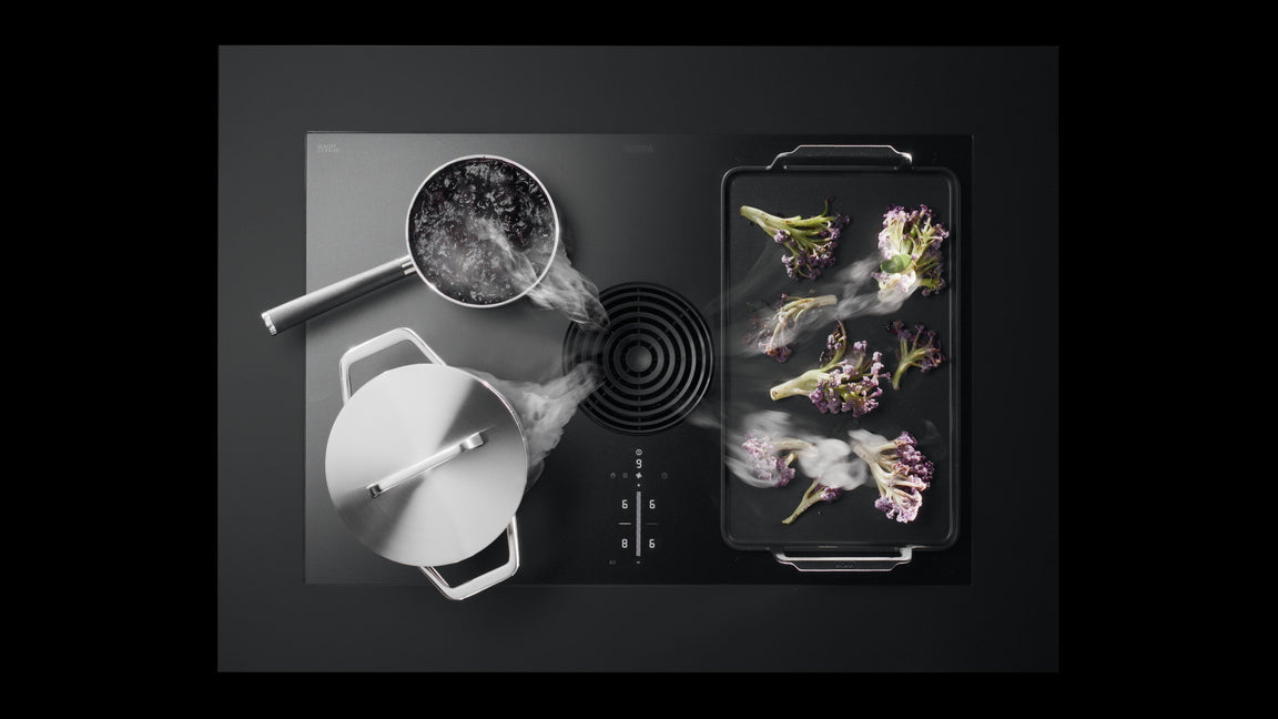 Casserole, poêle et plaque à griller en cuisson simultanée sur le BORA M Pure