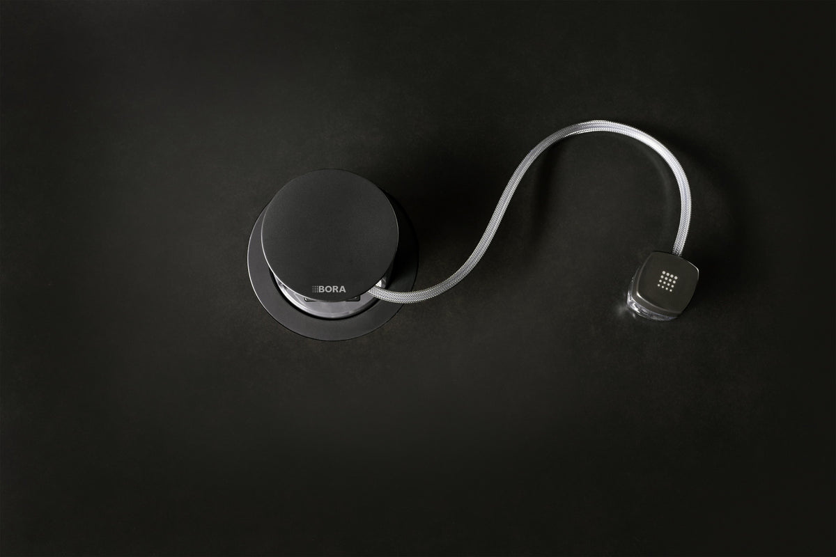 BORA QVac All Black intégré à fleur du plan de travail