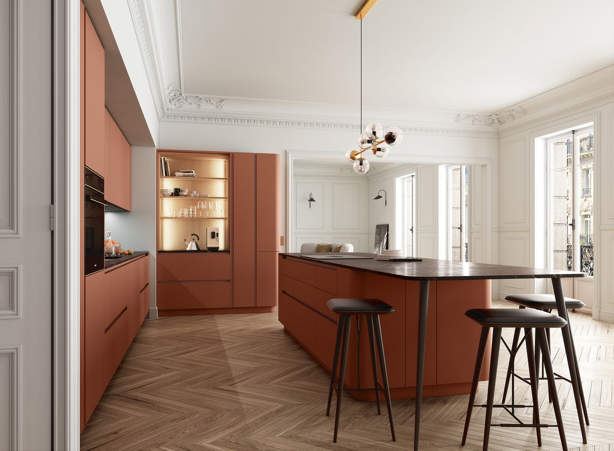 Cuisine ÉMERAUDE et AUTEUIL Charles Rema, terracotta, chêne naturel et plan Dekton noir