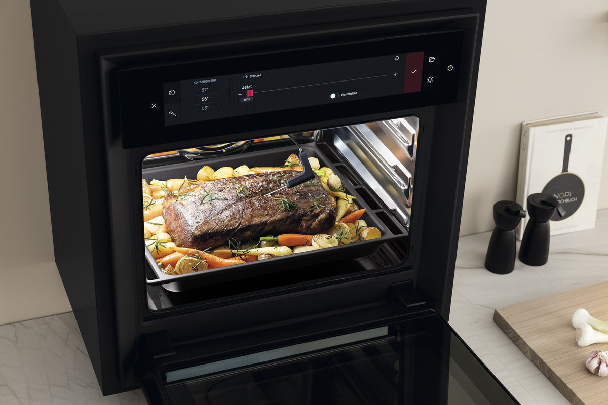 Rôti de bœuf et légumes dans le four BORA X BO, sonde de cuisson en place