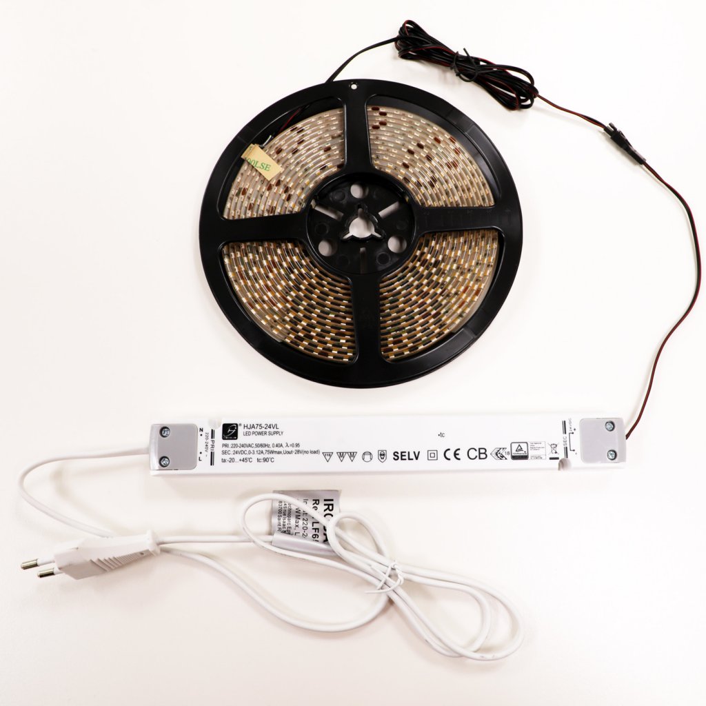 Kit barrette LED 5m avec son convertisseur 75W et son câble d'alimentation 1,5m-9,6 W/m-3000K (blanc chaud)