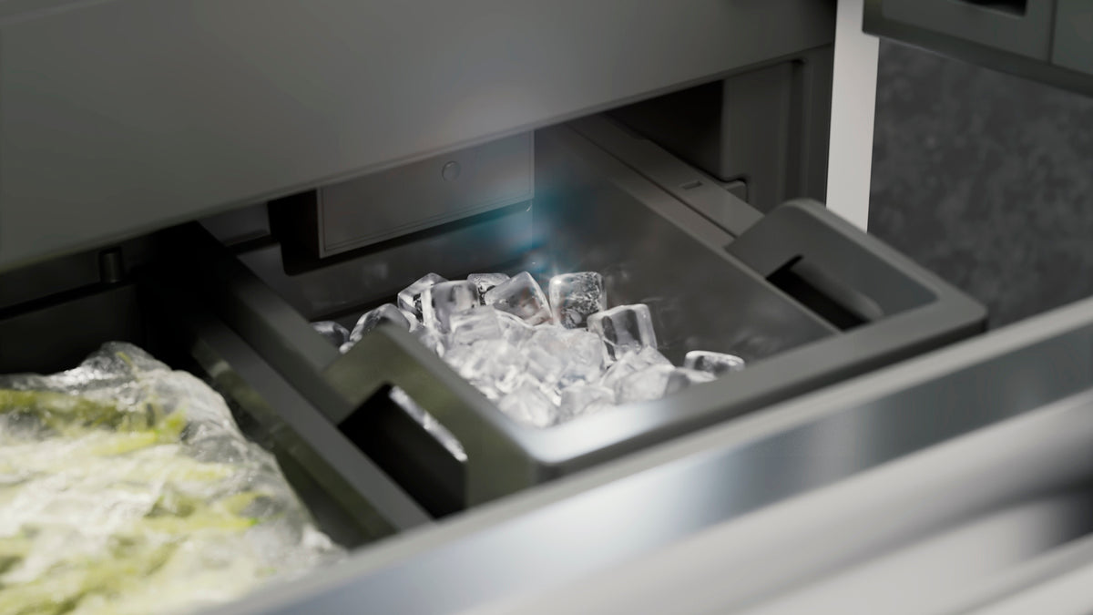 Des glaçons sans remplir de bac.