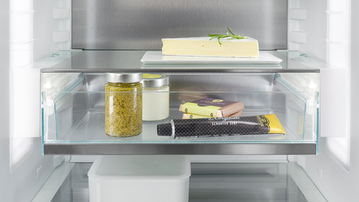 Compartiment VarioSafe garni de petits pots dans un réfrigérateur Liebherr