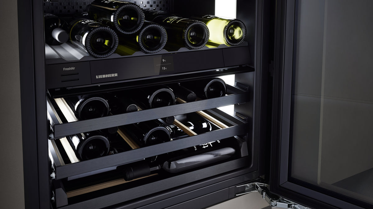 Le vin repose sans vibrations.