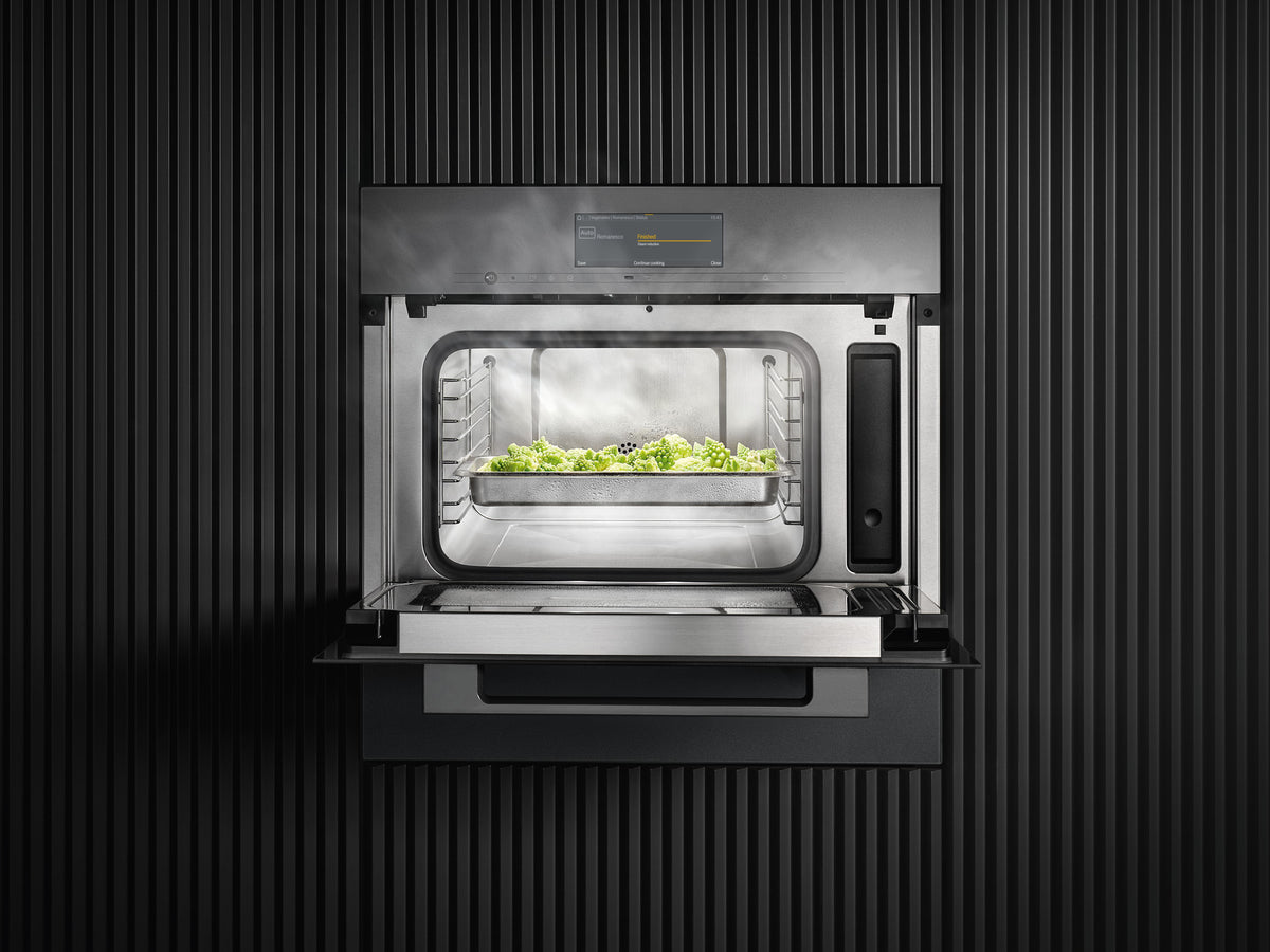 Technologie DualSteam : légumes cuits à la vapeur dans le four Miele DGM 7845