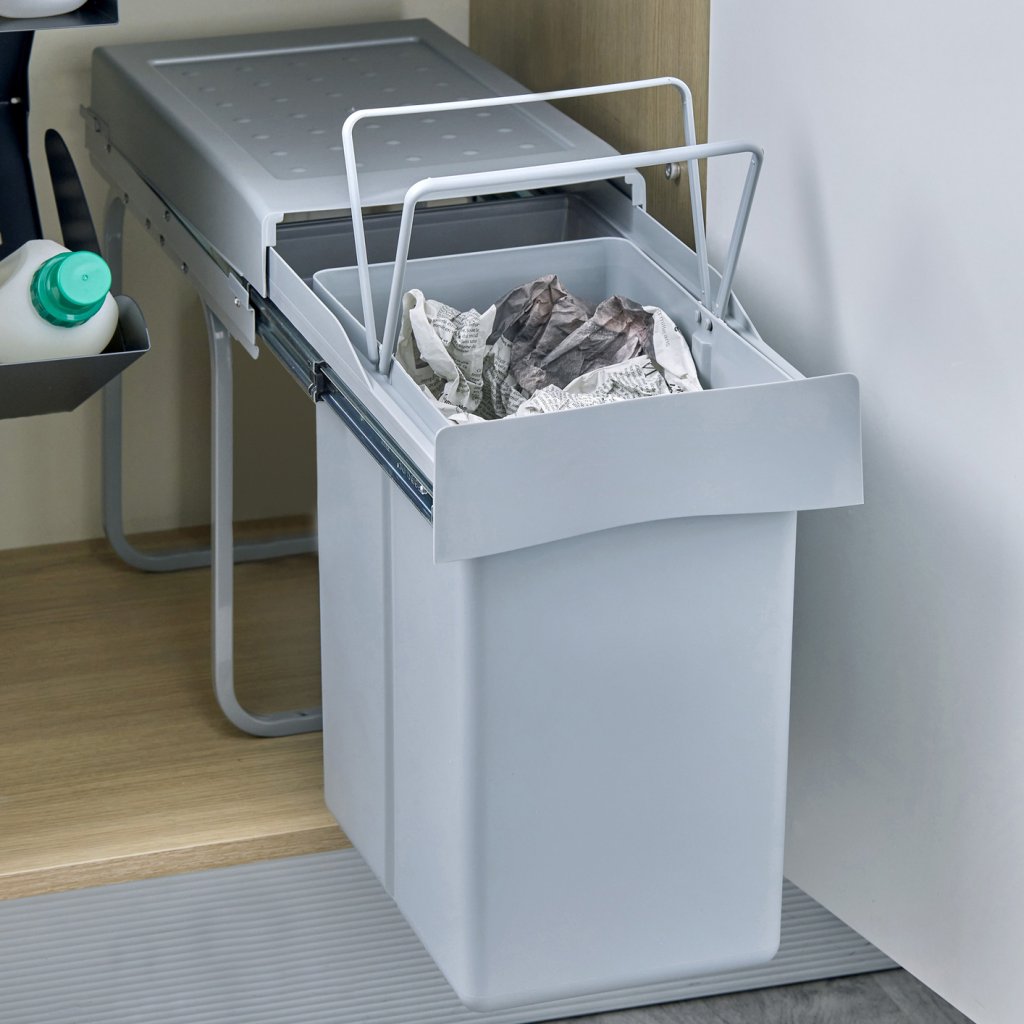 Poubelle MSA 221G installée dans un meuble de cuisine